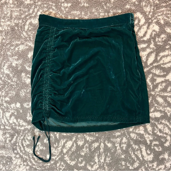 Free People Skirts Free People Vivienne Velvet Mini Skirt Size 2 - Picture 4 of 11